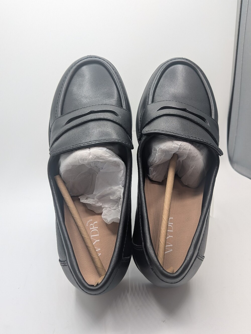 Reese Low Heel Classic Loafer - NWB Size 8 - Picture 3 of 16